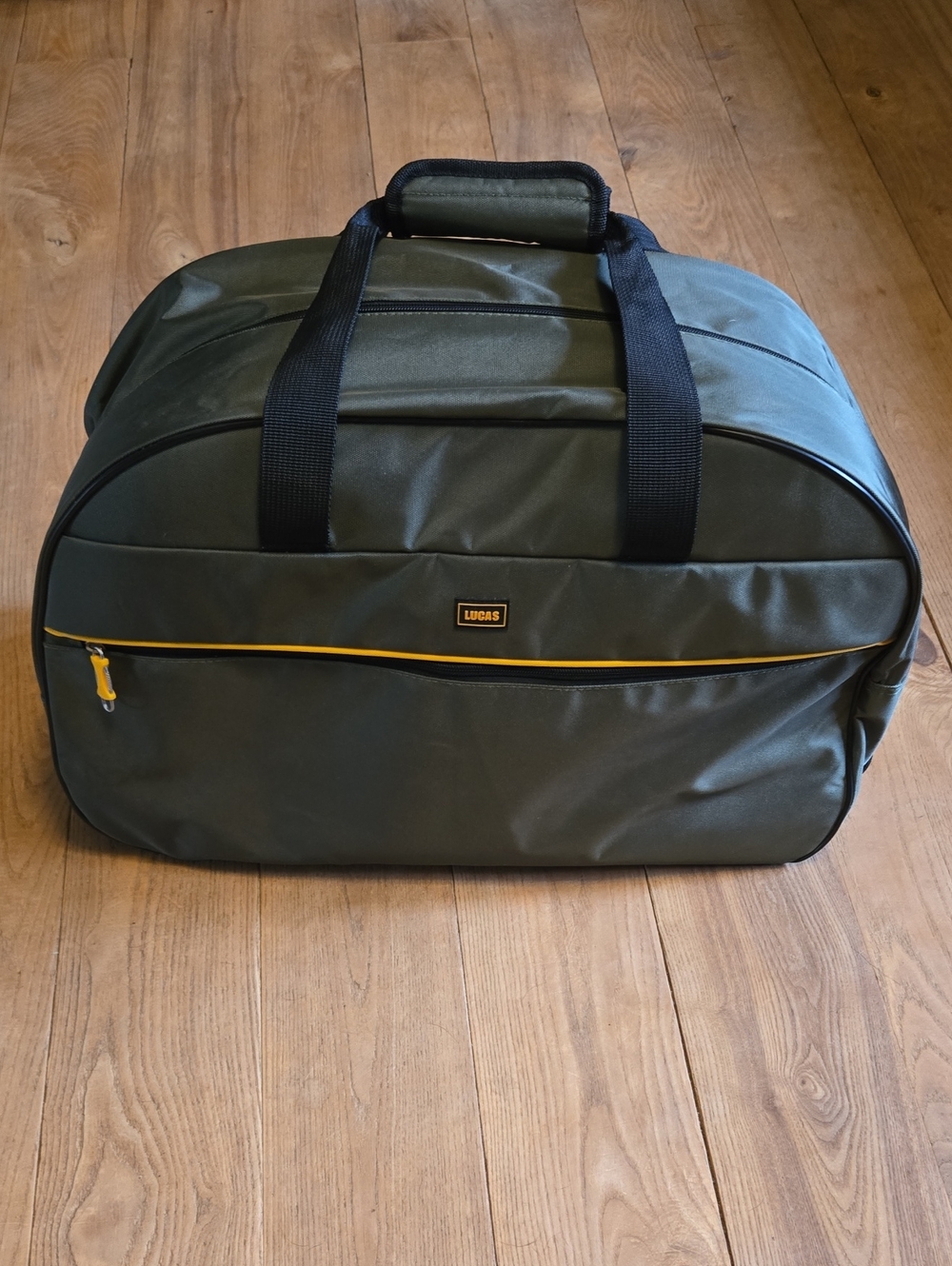 Lucas 22" Wheeled Duffle Bag